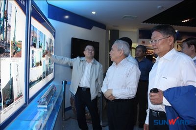 致公党王钦敏一行来江南游戏智能现场调研