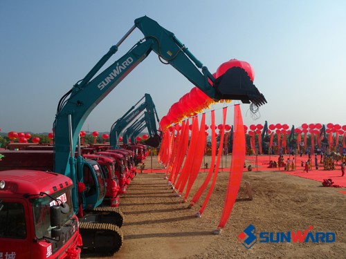 江南游戏智能挖掘机参与长株潭烟草物流园建设