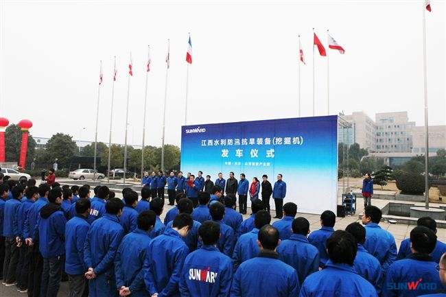 新年开门红，江南游戏智能总价值近4000万挖掘机批量发往江西