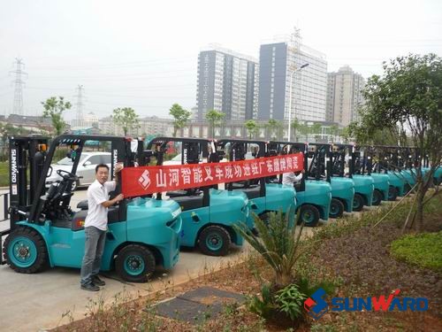 广东鹰牌陶瓷批量采购江南游戏智能叉车