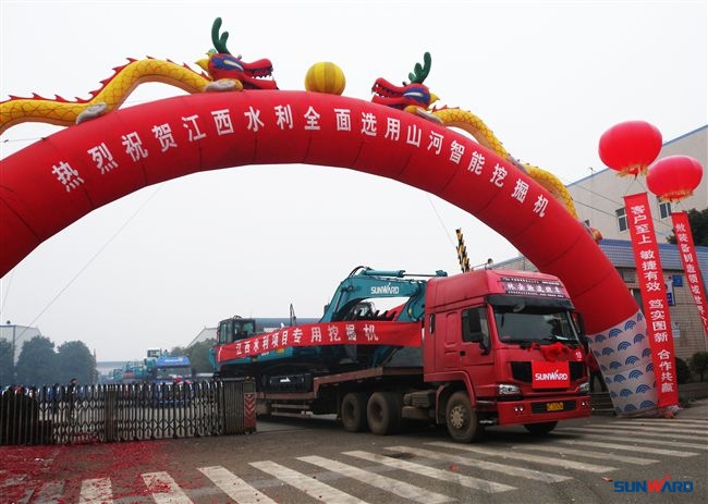 新年开门红，江南游戏智能总价值近4000万挖掘机批量发往江西