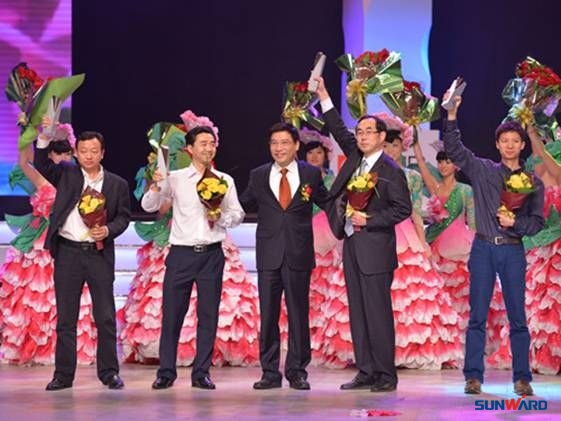 江南游戏Aurora（阿若拉）SA60L轻型运动飞机喜获2012年中国优秀工业设计奖金奖