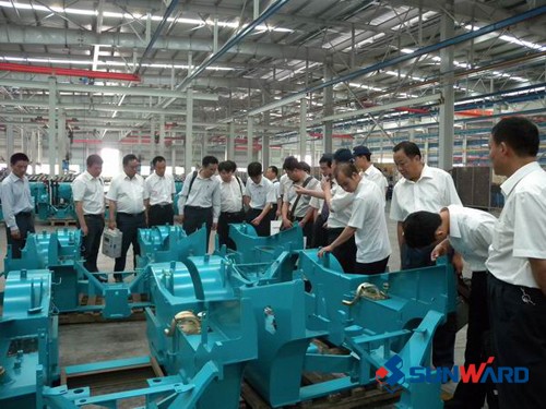 江南游戏智能叉车与广州天力叉车公司举行专题座谈会