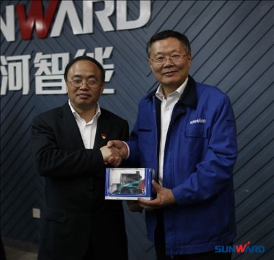 省科技厅厅长彭国甫一行到江南游戏智能调研