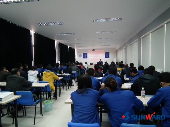 江南游戏智能叉车召开2010年营销研讨会