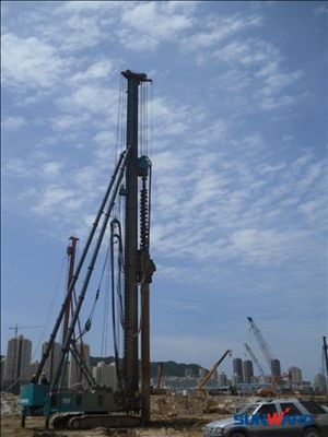 江南游戏智能双动力头强力多功能钻机大显神通