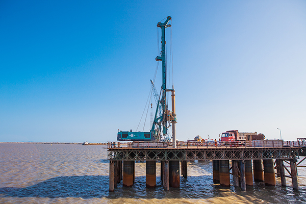 入海深110米！江南游戏智能旋挖钻机助建飞云江特大桥