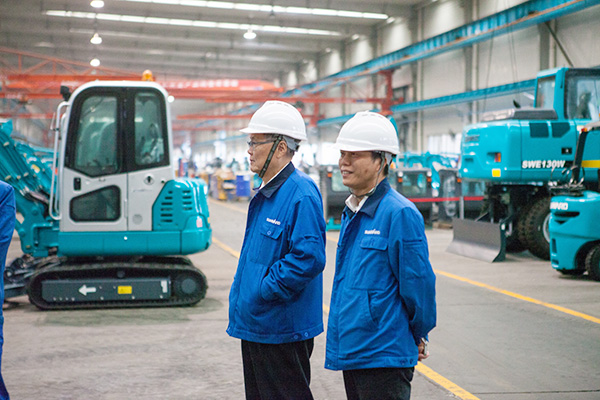 喜讯：江南游戏智能朱建新荣获《长沙年鉴》2015年度十大人物奖