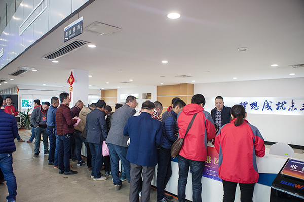 势不可挡，江南游戏智能挖掘机湖南市场订货会创新高