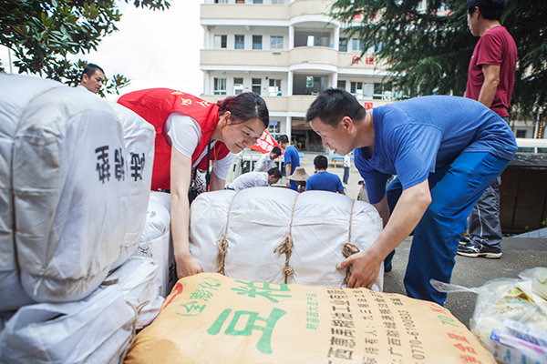 无人机装备驰援抗洪救灾，守卫家园江南游戏在行动
