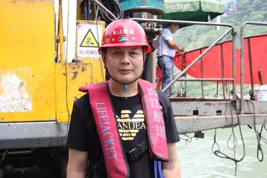 打造长江黄金水道！江南游戏智能航道钻机轻松搞定水下礁石