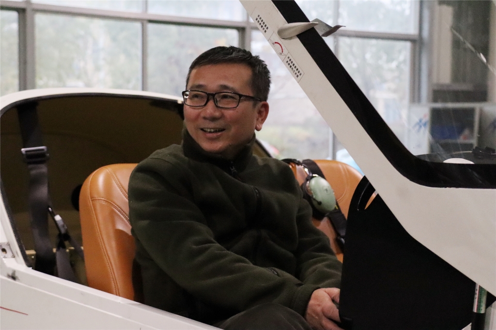 广州工控集团总经理张伟涛调研江南游戏智能