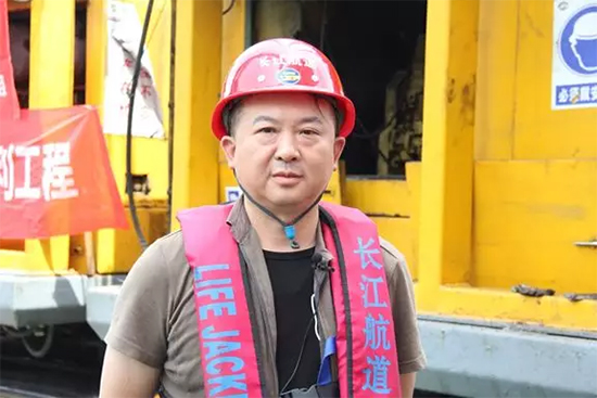 打造长江黄金水道！江南游戏智能航道钻机轻松搞定水下礁石