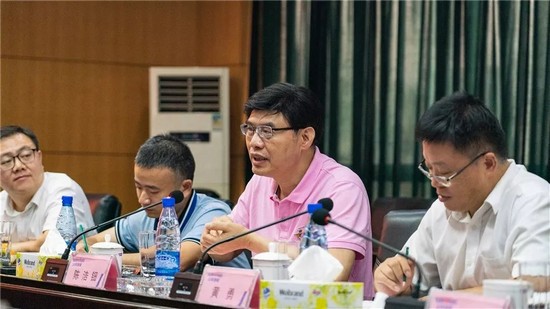 广州市国资委党委书记、主任陈浩钿莅临江南游戏智能考察指导