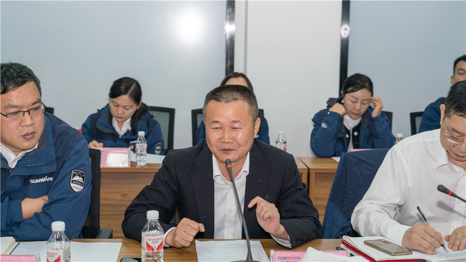 江南游戏智能举行主题教育学习研讨会暨员工活动中心揭幕仪式