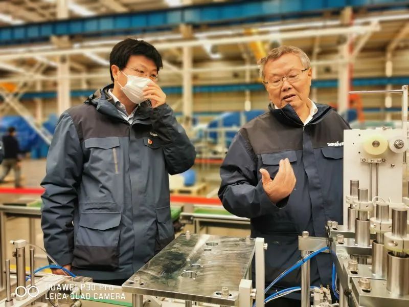 董事长启封江南游戏智能第一个成品口罩