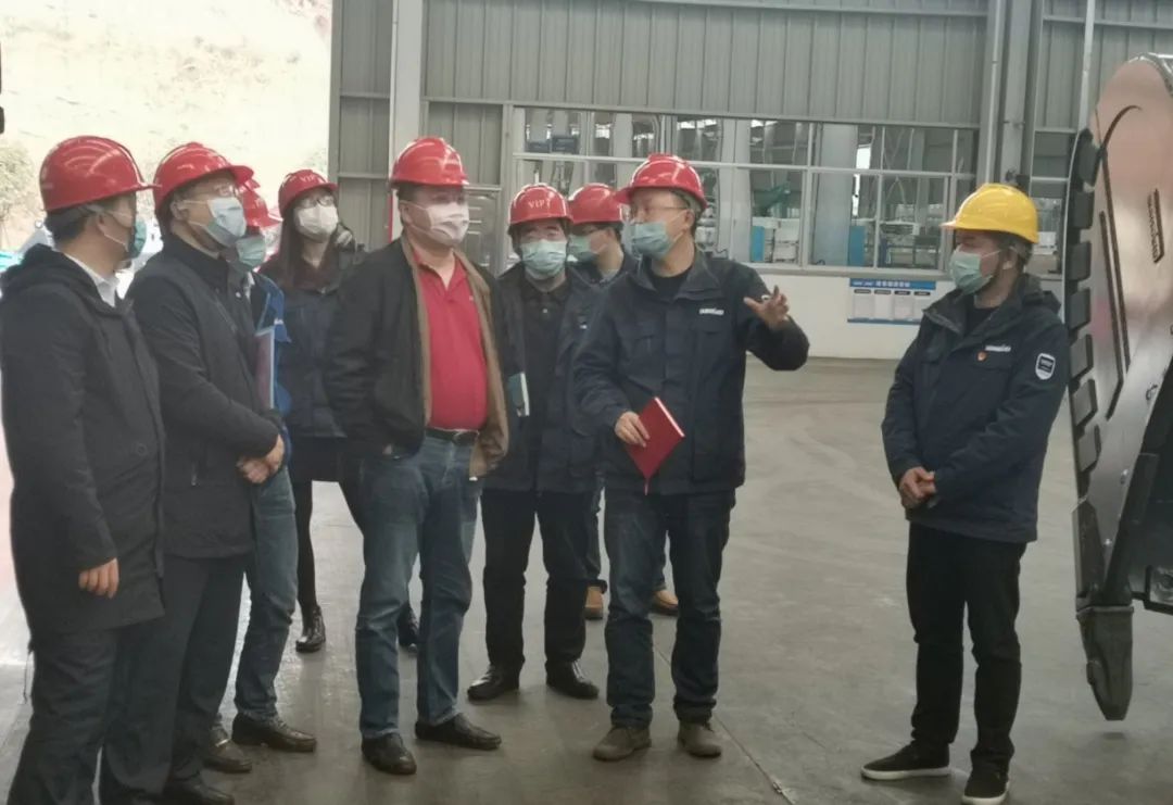 市工信局调研江南游戏智能国家先进集群竞赛项目