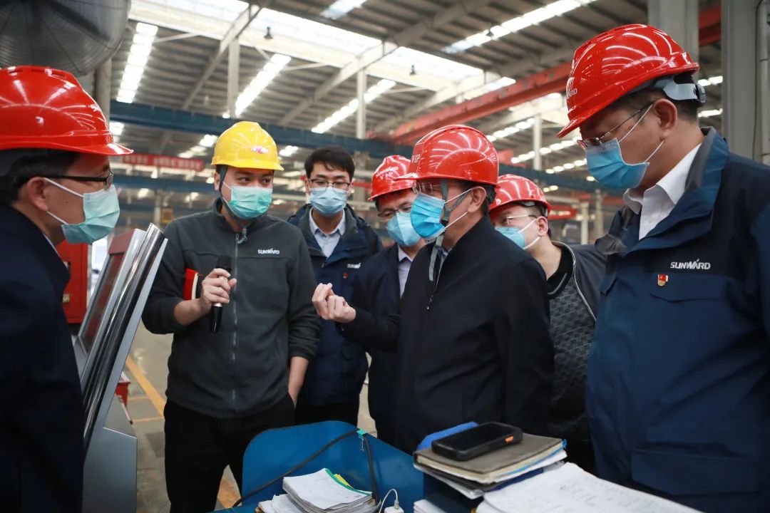 宁夏工信厅副厅长张伟一行调研江南游戏智能