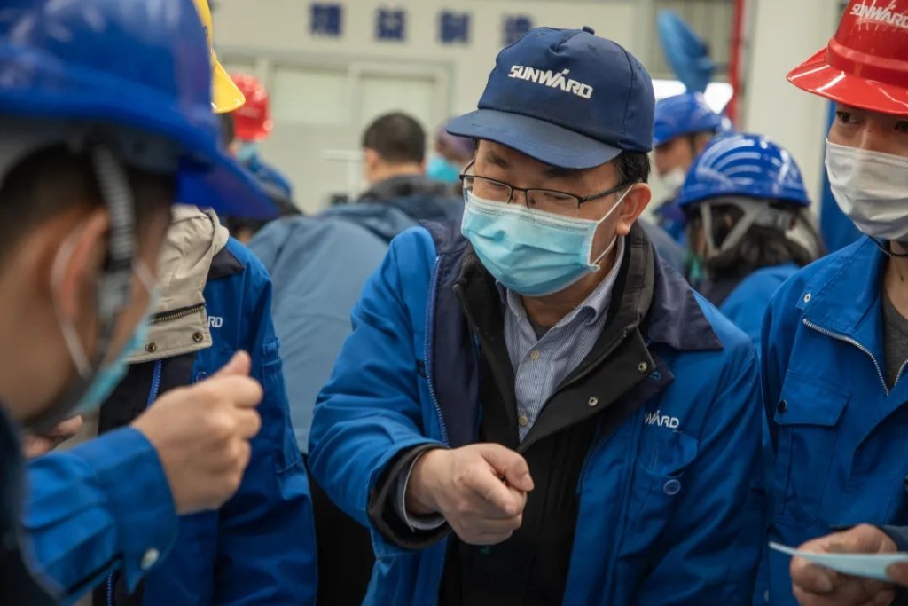 江南游戏智能首台口罩机交付客户