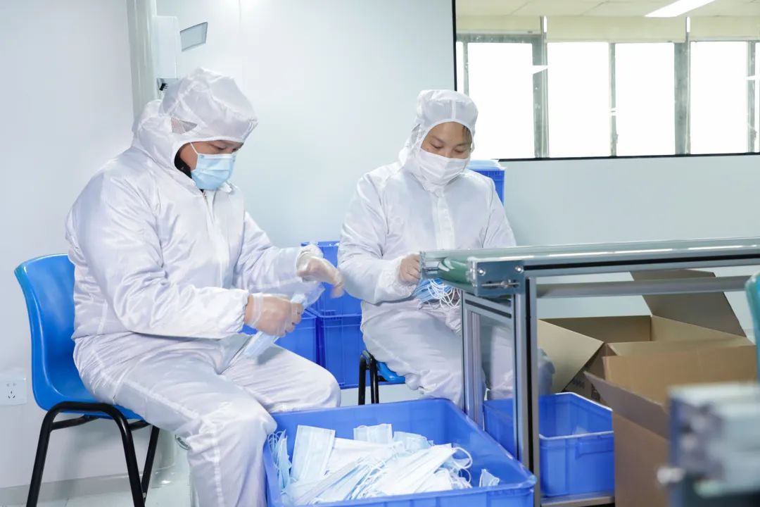 董事长启封江南游戏智能第一个成品口罩