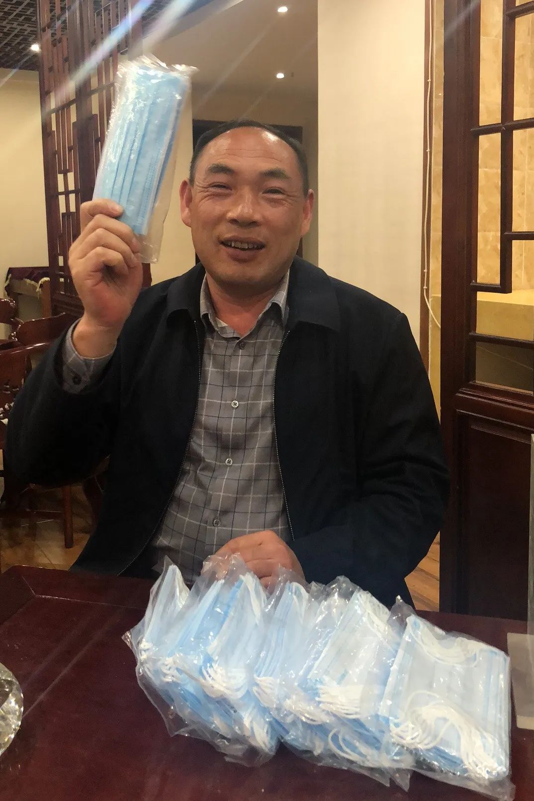 江南游戏智能首批10万只自产口罩发放客户