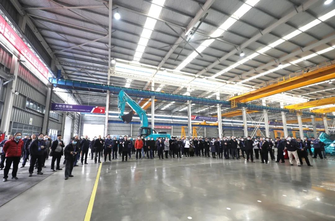 江南游戏工业城来了500人的参观团