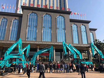 5千万! 江南游戏智能挖掘机订货会创新高