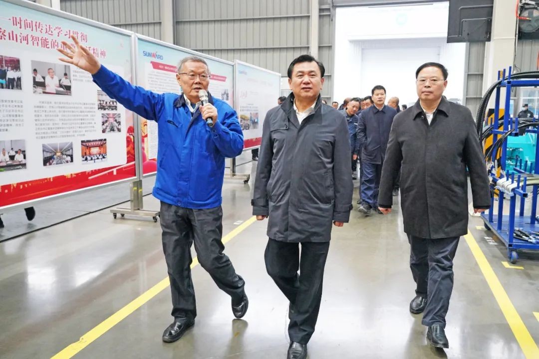 中国民航局局长冯正霖一行到江南游戏智能调研指导