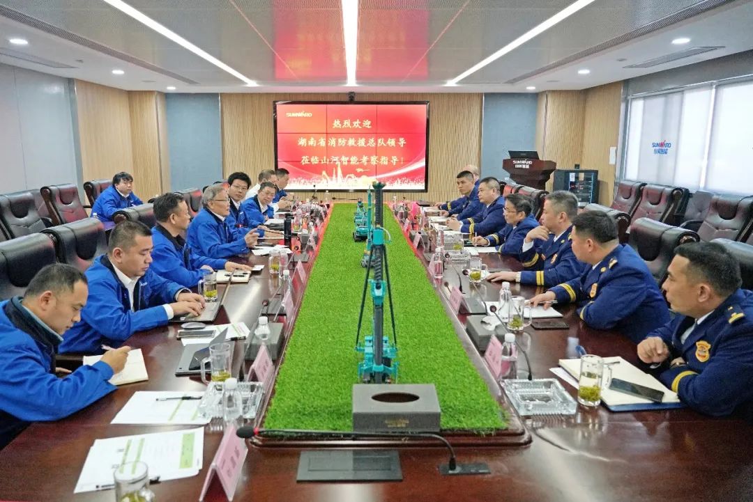 考察无人化装备 高宁宇到访江南游戏智能