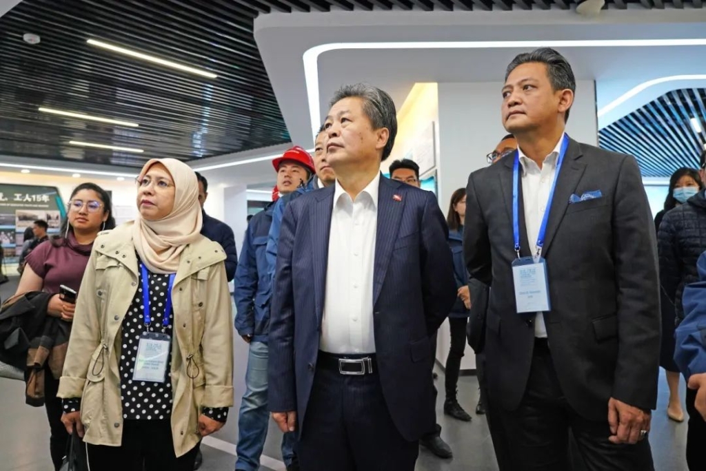 东盟联合参访团考察江南游戏智能
