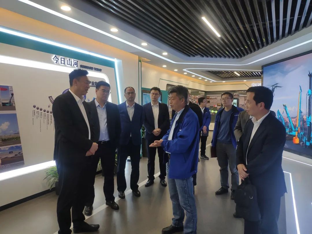 中国联通首席科学家范济安到访江南游戏智能
