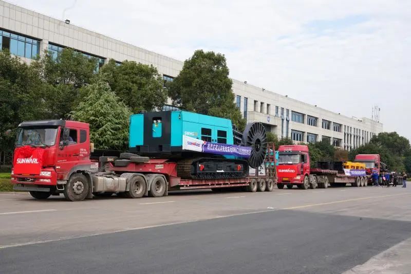 江南游戏智能首台SWHG70连续墙液压抓斗顺利交机