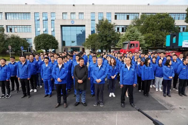江南游戏智能首台SWHG70连续墙液压抓斗顺利交机