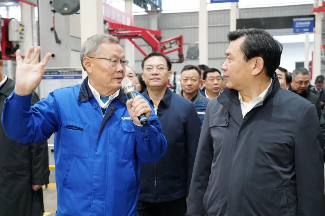 中国民航局局长冯正霖一行到江南游戏智能调研指导