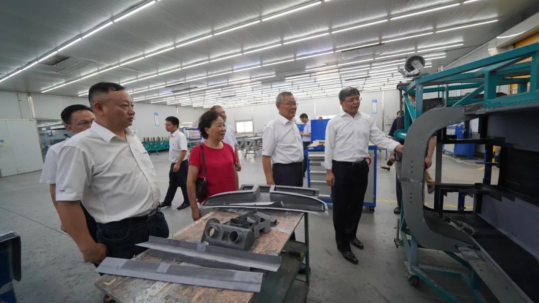 中国民用航空局总工程师殷时军率队考察调研江南游戏科技