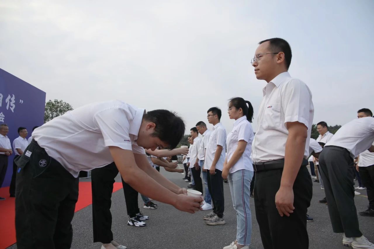 百人齐聚拜师恩 | 江南游戏智能“传帮带”人才培养模式为公司发展积蓄力量