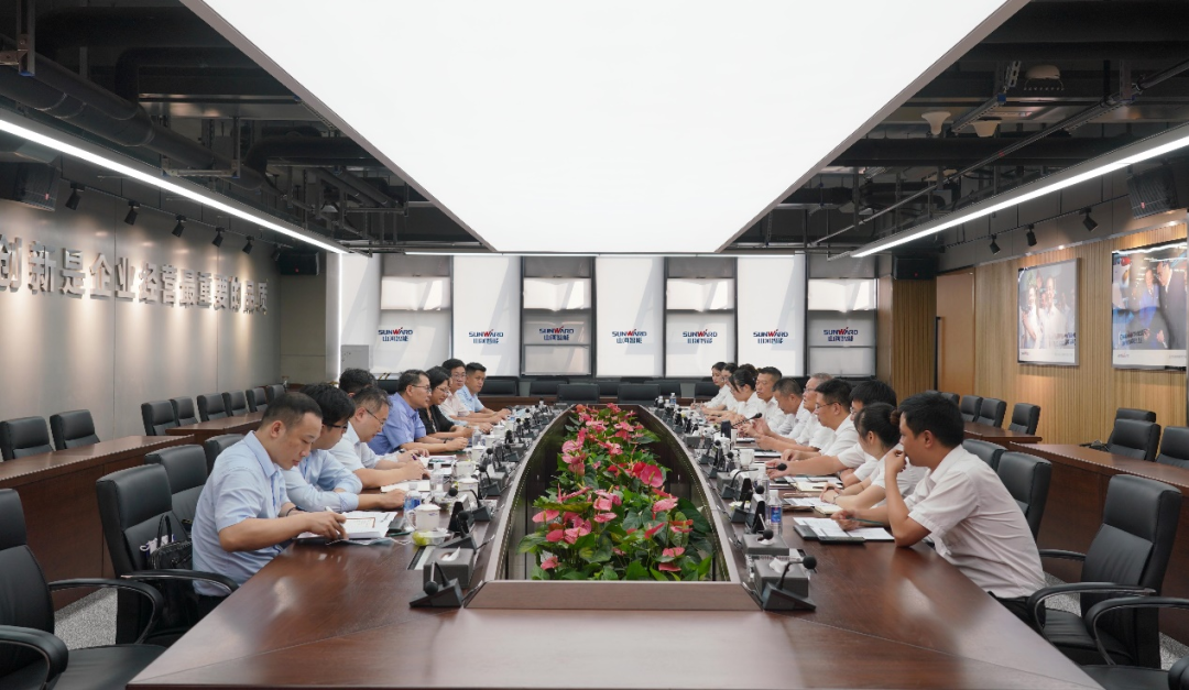 中国出口信用保险公司领导一行调研江南游戏智能