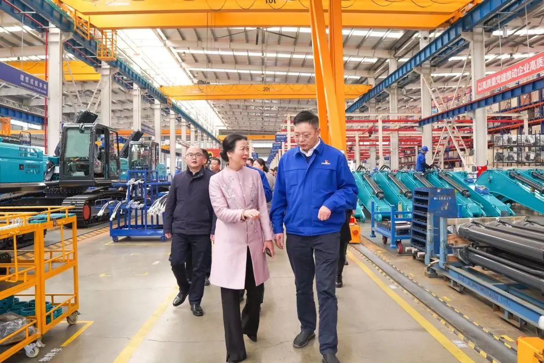 长沙市总工会、长沙经开区总工会一行调研江南游戏智能