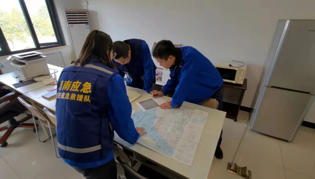 火情就是命令！湖南航空应急救援队江南游戏机组展现“江南游戏速度”