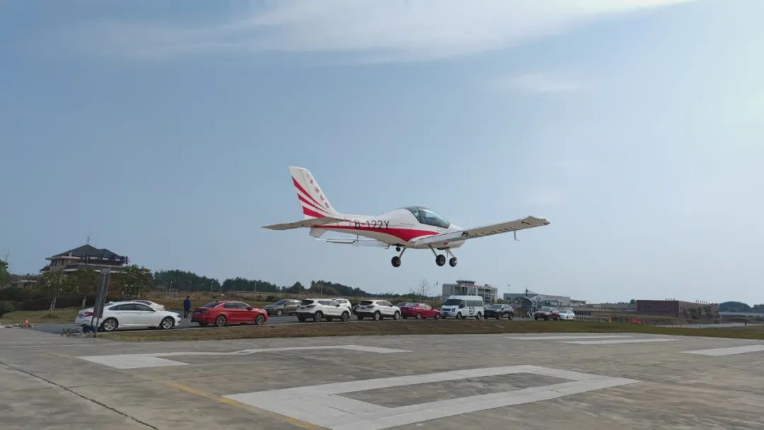火情就是命令！湖南航空应急救援队江南游戏机组展现“江南游戏速度”