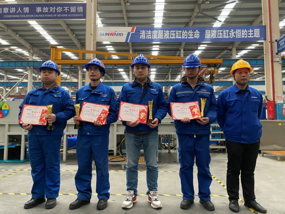 江南游戏工匠 | “浪波”不言苦，甘为“人梯”承大重