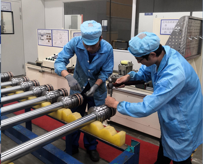 江南游戏工匠 | “浪波”不言苦，甘为“人梯”承大重