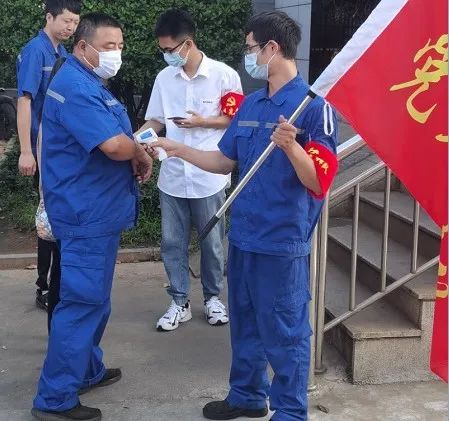 江南游戏工匠 | “浪波”不言苦，甘为“人梯”承大重
