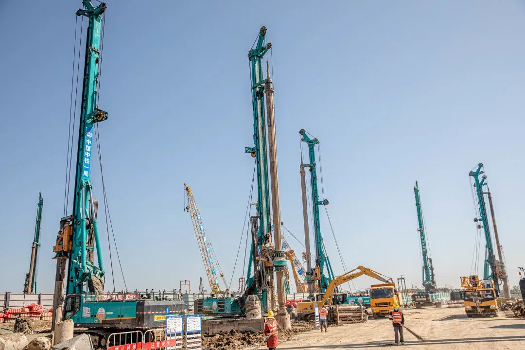 “江南游戏绿”再现大湾区！江南游戏智能旋挖钻机组团助建广州白云机场项目