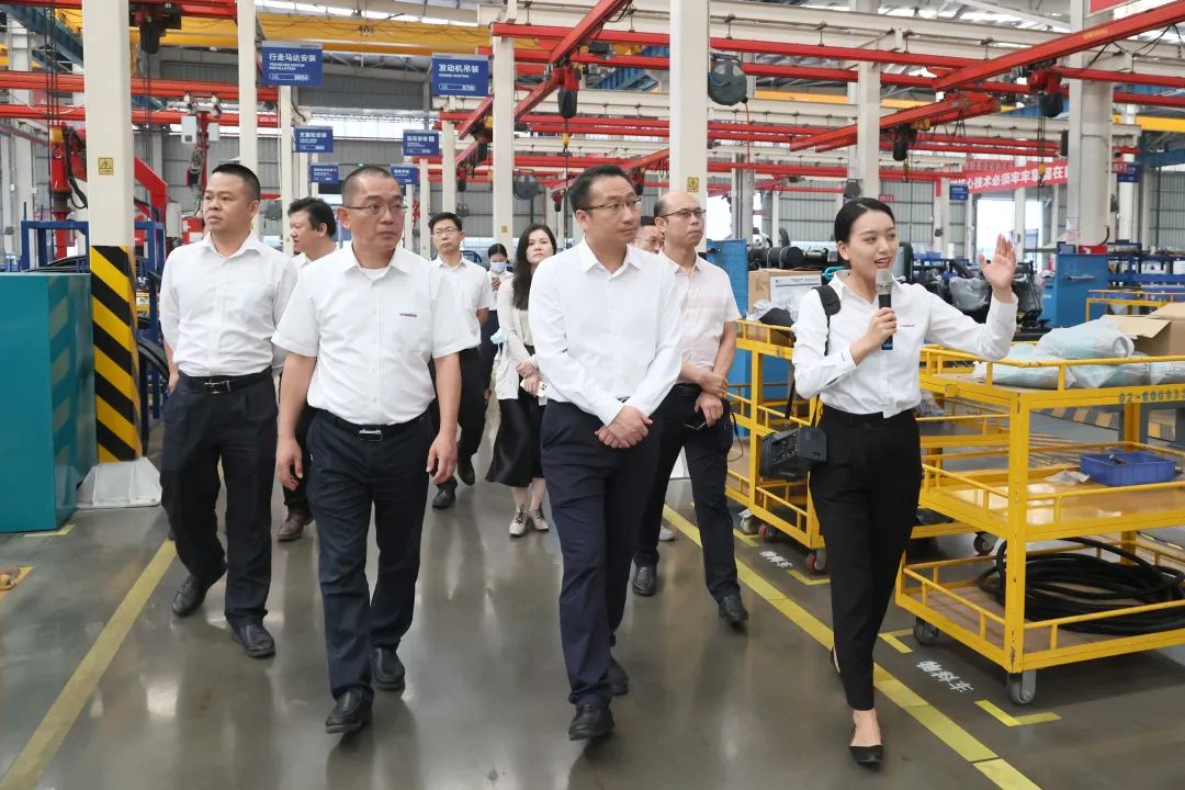 广州工控副总经理张劲泉调研江南游戏智能
