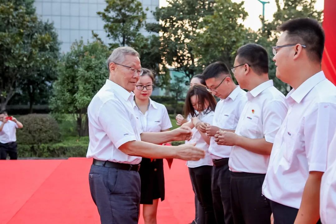喜迎二十大 携手向未来 | 江南游戏智能成立23周年庆祝表彰大会暨趣味运动会隆重举行