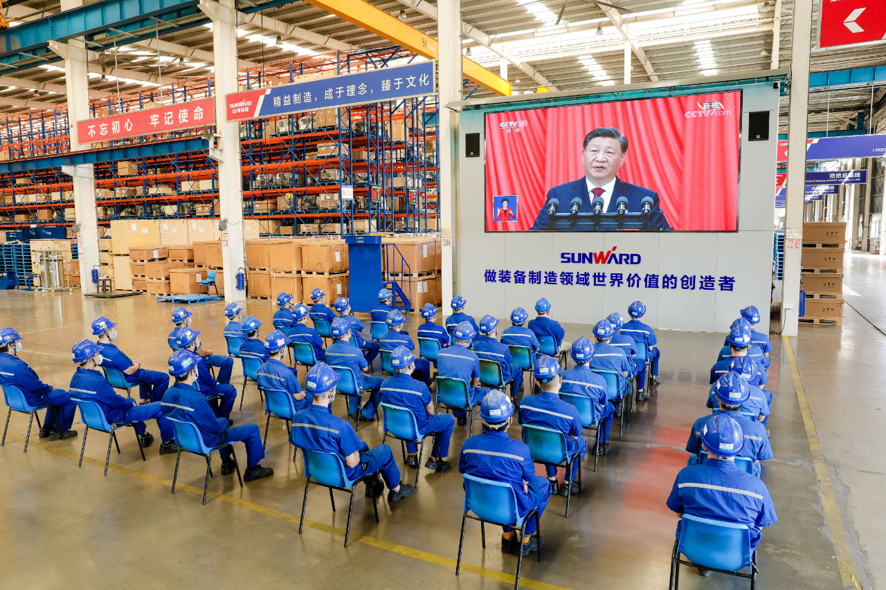 振奋人心！江南游戏智能党员干部集中收看党的二十大开幕会盛况