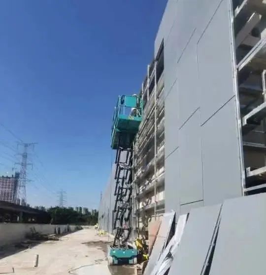 众志成城抗疫情！江南游戏智能高空机械助力惠州方舱医院建设