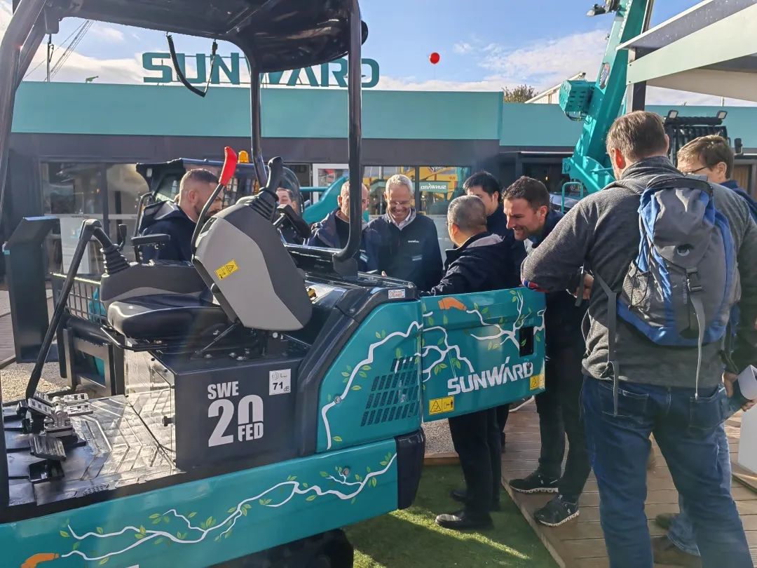 Bauma 2022 | 一组火热现场图带您重温江南游戏智能德国宝马展之旅