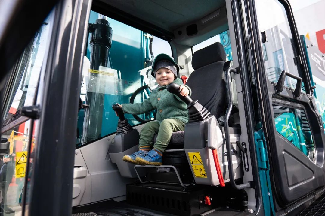 Bauma 2022 | 一组火热现场图带您重温江南游戏智能德国宝马展之旅